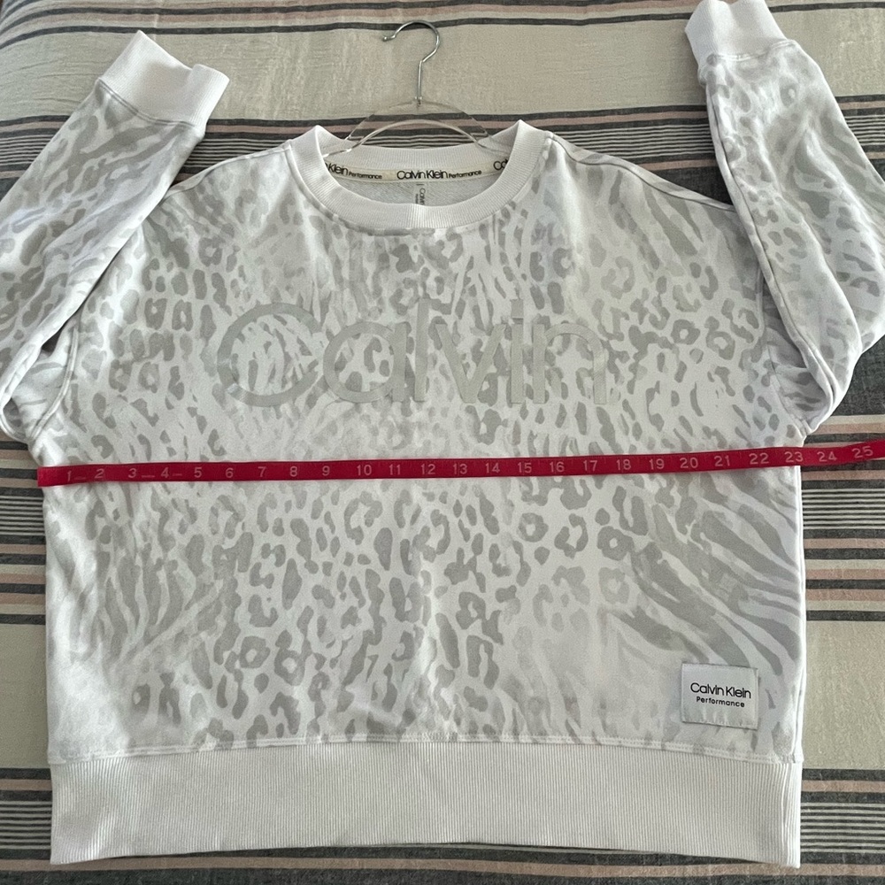 CALVIN KLEIN performance | Med | LIKE NEW! - Picture 7 of 11